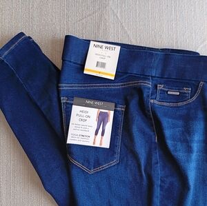 Nine West Women's Heidi Pull On Crop Jeans, NWT, Size 8